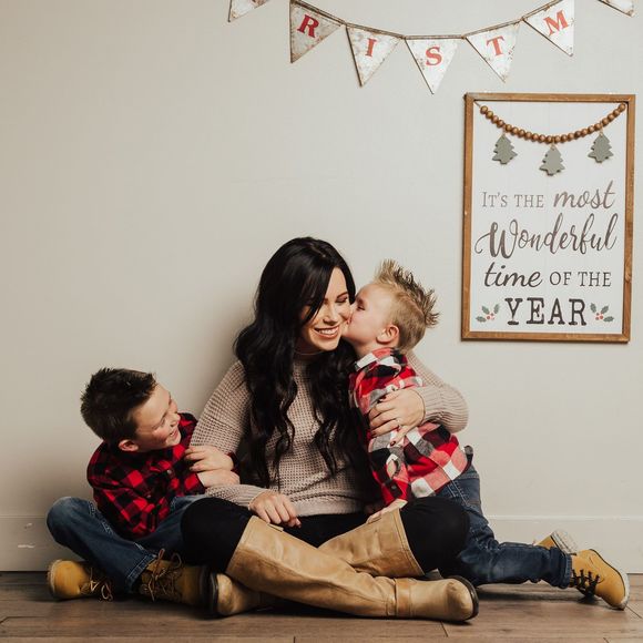 Profile Picture of Kelly Johnstun (@mommakellyj) on Poshmark