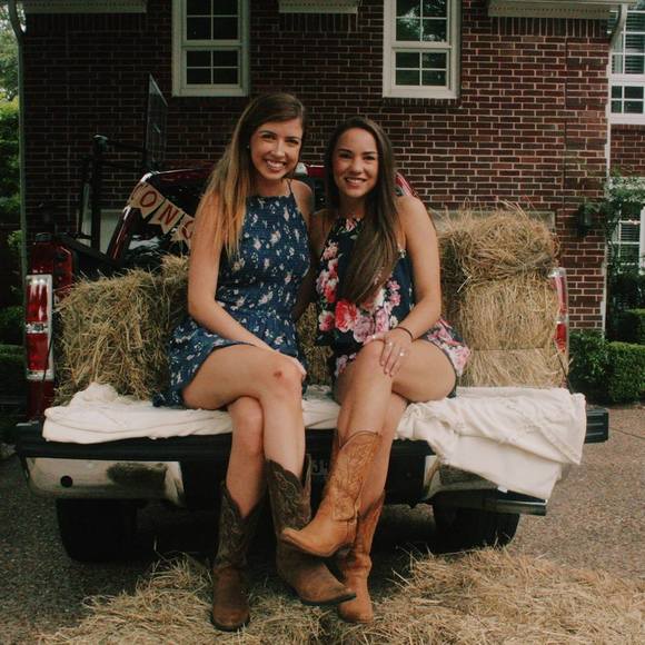 Profile Picture of Danielle Wightman (@daniellew21625) on Poshmark