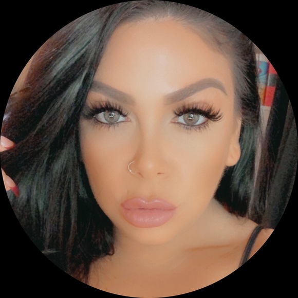 Profile Picture of Alexis Raftopoulos (@alexis92785) on Poshmark