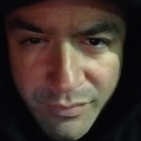 Profile Picture of Chris Willard (@chriswillard1) on Poshmark