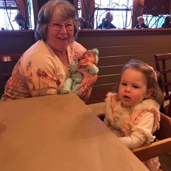 Profile Picture of Debra Alexander (@gbsda) on Poshmark