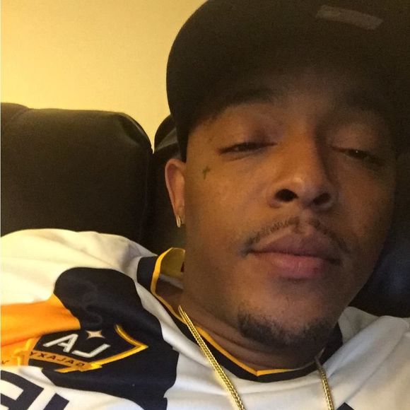 Profile Picture of Jovan Edwards (@jaybee2026) on Poshmark