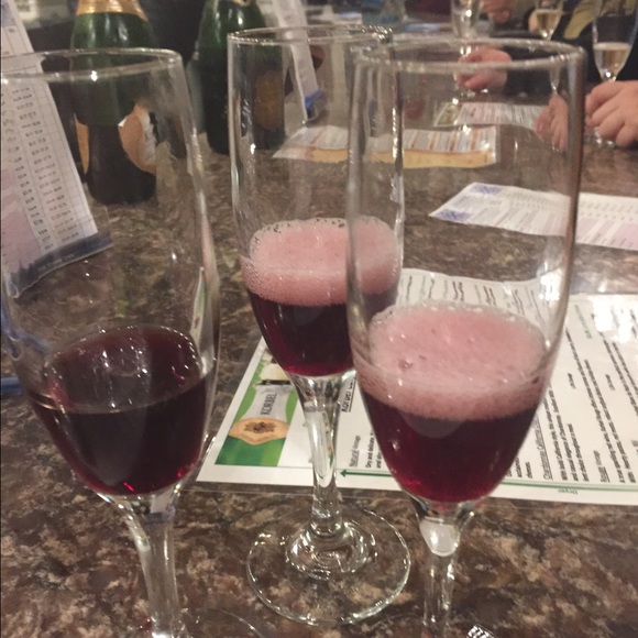 Profile Picture of Christine Omalley (@christineom) on Poshmark