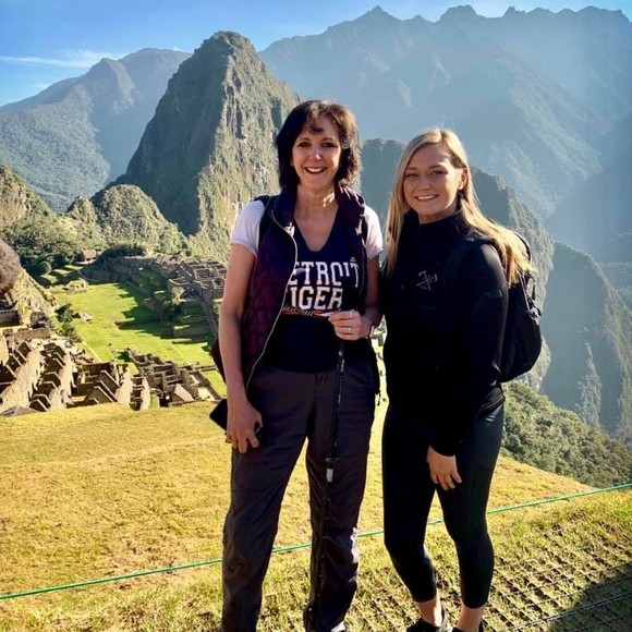 Profile Picture of Monica Mishakis (@mishakis) on Poshmark