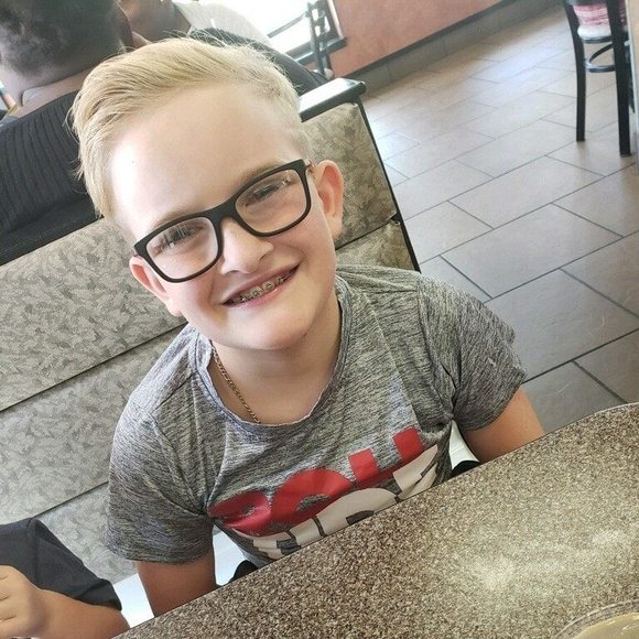 Benjamin Hunt - Poshmark Profile Picture of Benjamin Hunt (@benjaminhunt) on Poshmark