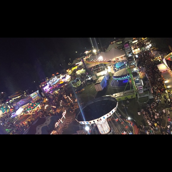 Profile Picture of Chasdity Oakley (@chasdityoakley) on Poshmark