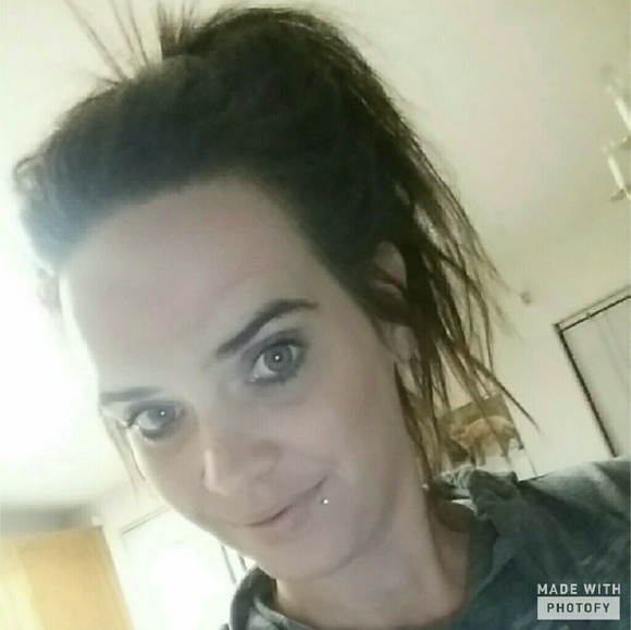 Profile Picture of Megan Quintal (@megsquintal) on Poshmark