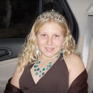 Sarah Renaud - Myspace Profile Picture of Sarah Renaud (@264212415) on Myspace