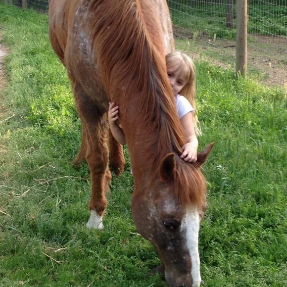 Profile Picture of Amelia Shannon (@amelia_shannon) on Poshmark