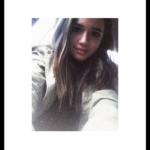 Profile Picture of Samantha Candilora (@sam_mae0816) on Poshmark