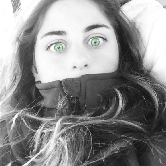 Profile Picture of Alyssa Abbondandolo (@alyssangela2) on Poshmark