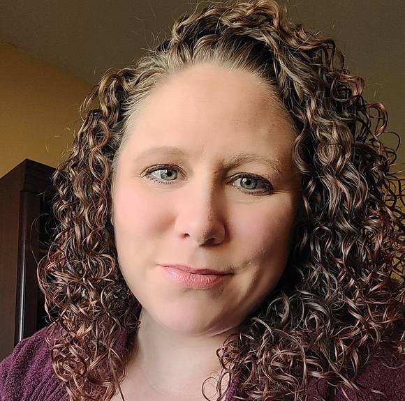 Profile Picture of Rene Klein (@reneaklein) on Poshmark
