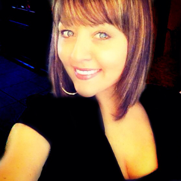 Profile Picture of T Vega (@etvega) on Poshmark