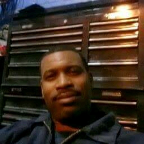 Profile Picture of Paul Dennis (@pauden48) on Poshmark