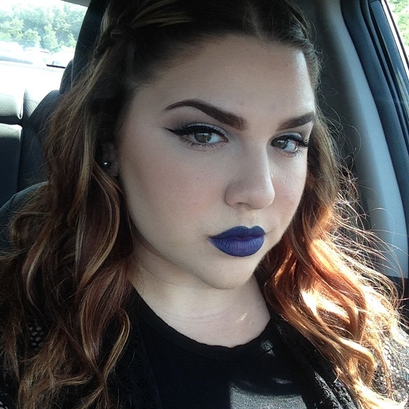 Profile Picture of Samantha Scipione (@samscip) on Poshmark