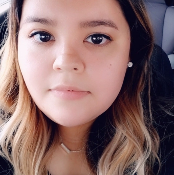 Profile Picture of Lorena Diaz (@lorenadurandiaz) on Poshmark