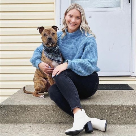 Profile Picture of Kayla Hennum (@kaylahennum) on Poshmark