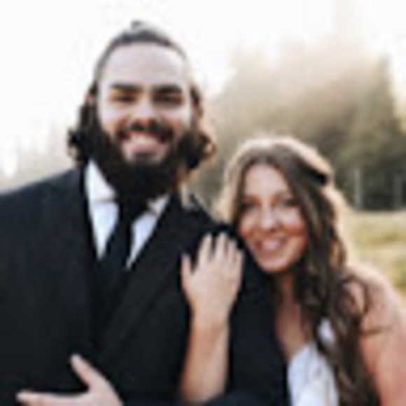 Profile Picture of Zoey Angier (@zoey_angier) on Poshmark