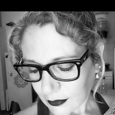 Profile Picture of Elena Julia (@ElenaJulia17) on Twitter