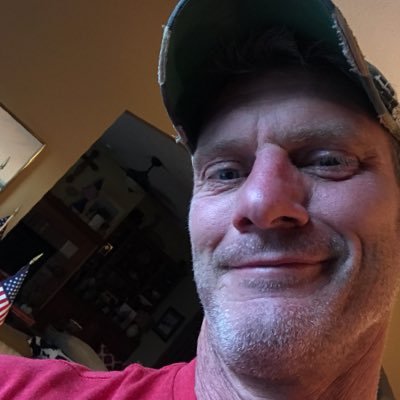 Profile Picture of Bob Burton (@selfiebob1) on Twitter