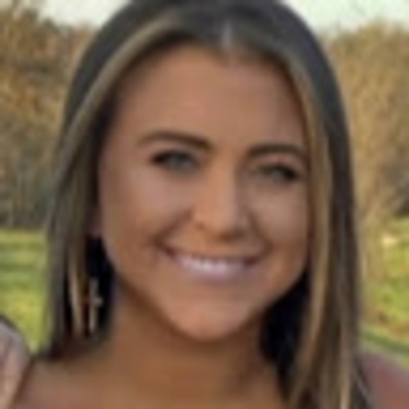 Profile Picture of Scottie victoria Snelling (@scottievictoria) on Poshmark