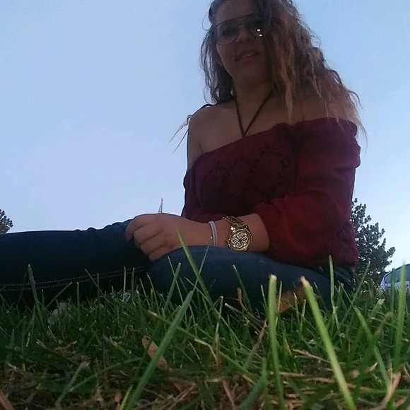 Profile Picture of Justice Adyniec (@justicelove17) on Poshmark