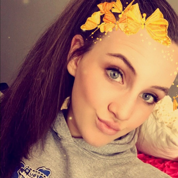 Profile Picture of Ashton Ikerd (@ashtonnnn2) on Poshmark