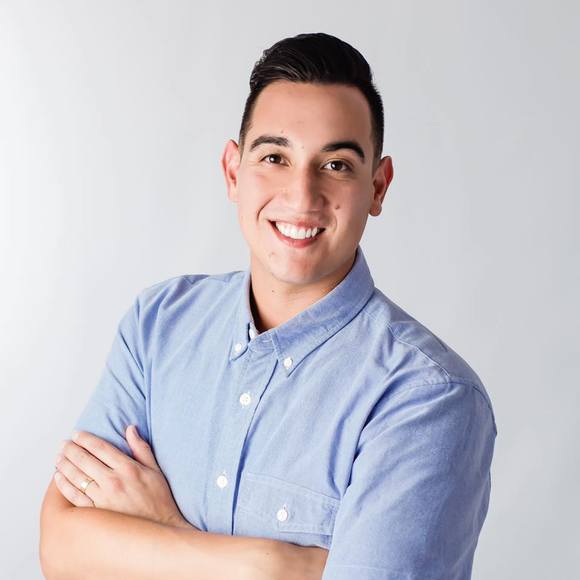 Profile Picture of Robert Toledo (@rgtoledo) on Poshmark