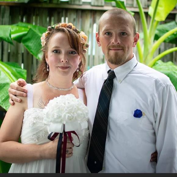 Profile Picture of Danielle Sunshine (@danienicole0928) on Poshmark