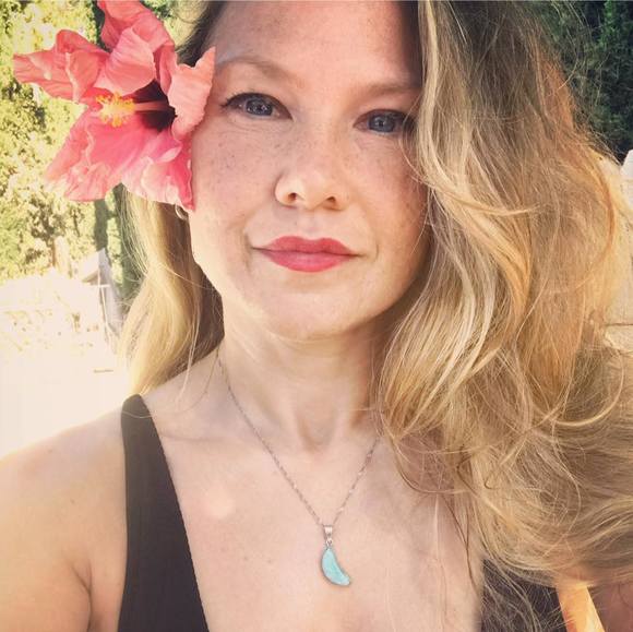 Kelly Keurzoneff - Poshmark Profile Picture of Kelly Keurzoneff (@kellykinla) on Poshmark