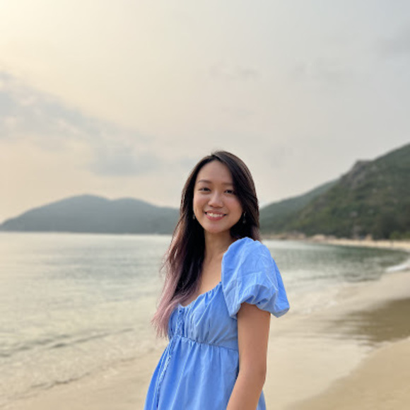 Profile Picture of Xin Hwee (@soappyyy) on Poshmark