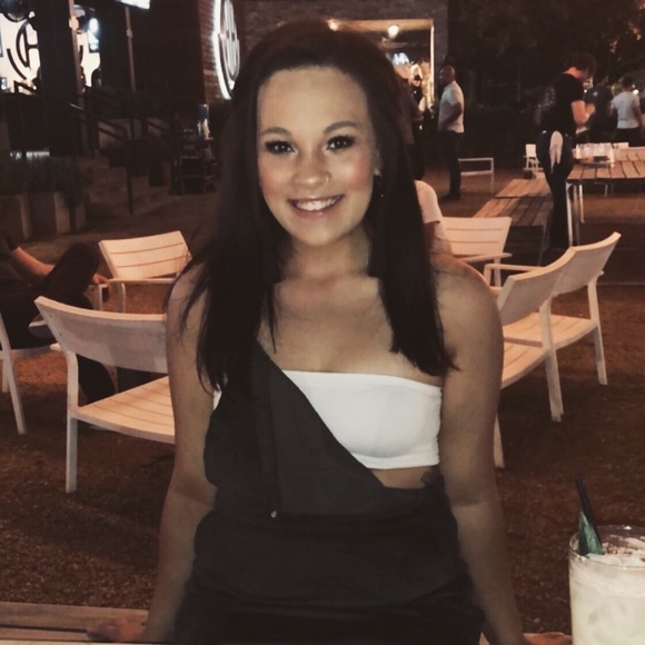 Profile Picture of Alex Watts (@alexandria___d) on Poshmark