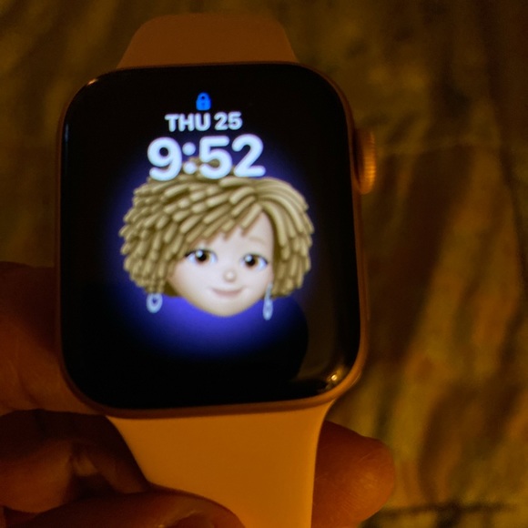 Profile Picture of Leola Scott (@leolascloset) on Poshmark