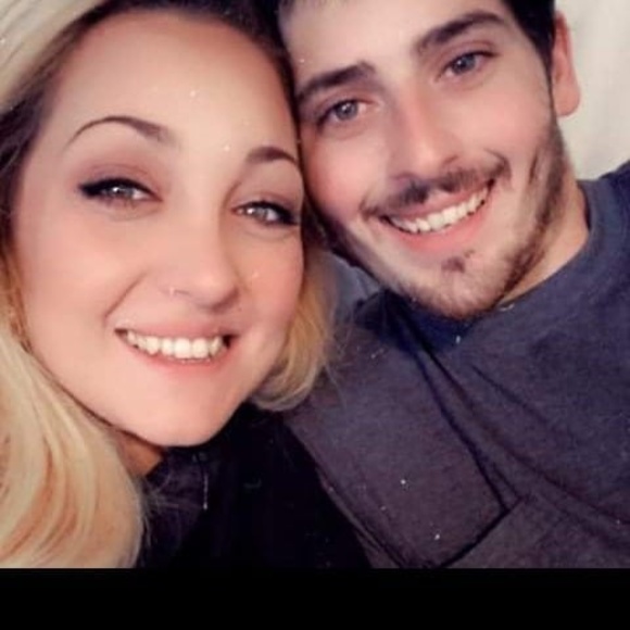 Profile Picture of Mike n megan Rheaume (@mikerheaume1209) on Poshmark