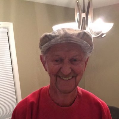Profile Picture of Tom Ryan (@tom__BONE) on Twitter