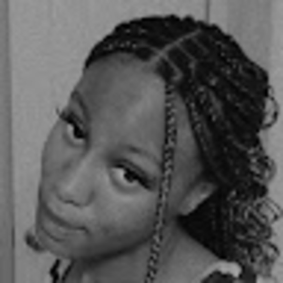 Profile Picture of Favour Etukudo (@etukudofavour16) on Poshmark