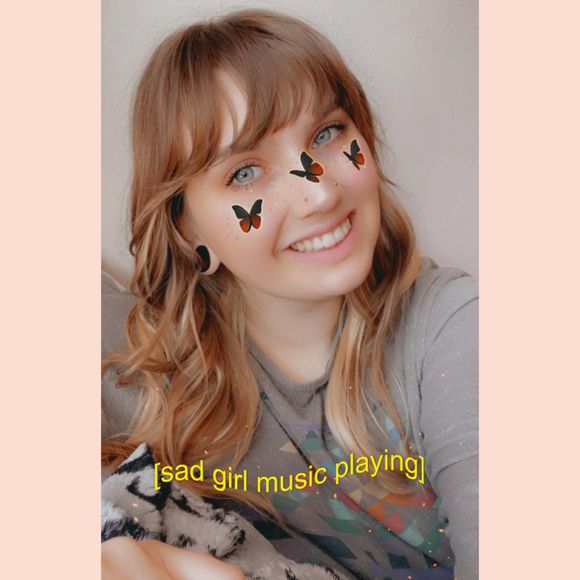 Profile Picture of Lisa Switzer (@hernamewaslisa) on Poshmark