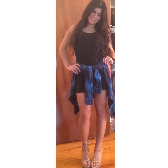 Profile Picture of Brianna Caterino (@pineappleslife) on Poshmark