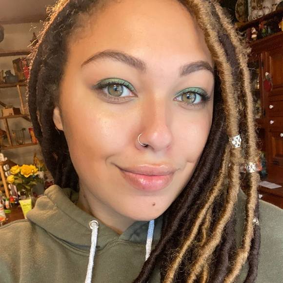 Profile Picture of Josephine Howison (@jhowison1) on Poshmark