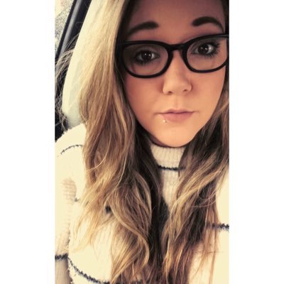 Profile Picture of Chelsie-Lou (@ChelsLouPearson) on Twitter