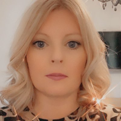 Profile Picture of Paula Phillips (@paularoonyjimbo) on Twitter