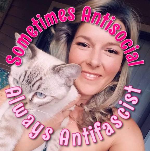 Profile Picture of Amber Weigt (@scatterheart25) on Poshmark