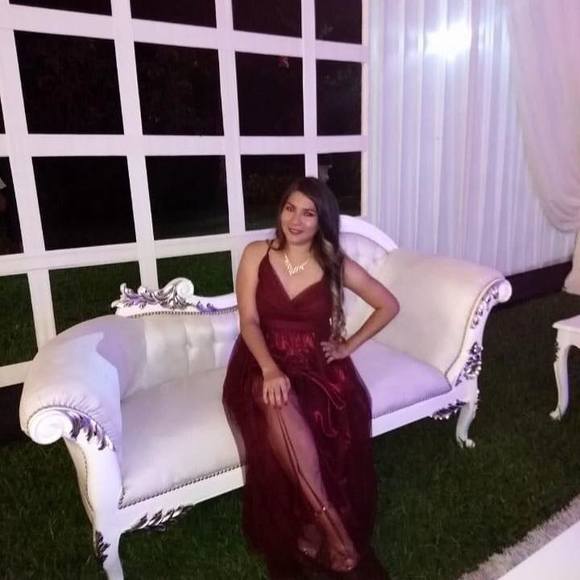 Profile Picture of Vanessa Aragon valdivia (@vanessaarago217) on Poshmark