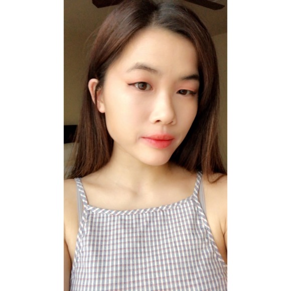 Profile Picture of Hannah Pfeifer (@hpfeifer37) on Poshmark