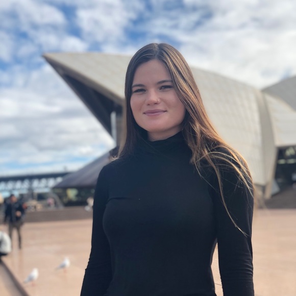 Profile Picture of Hannah Hirschi (@hhirschi) on Poshmark