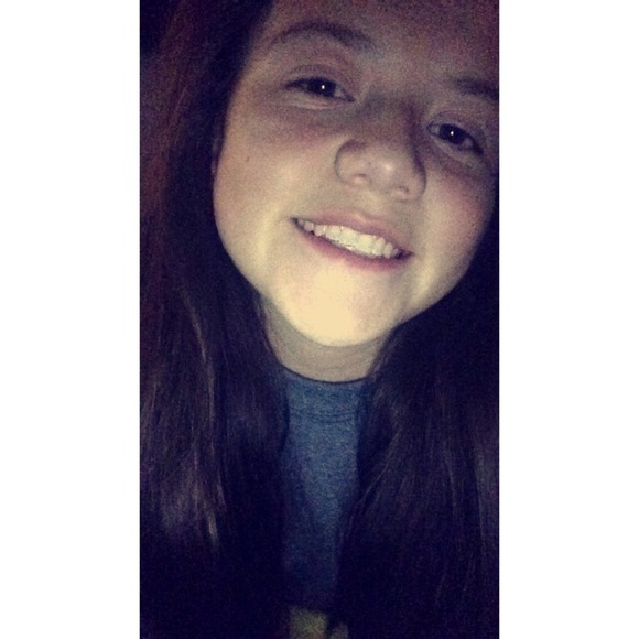 Profile Picture of Itzel Rodriguez (@baller_itzel) on Poshmark