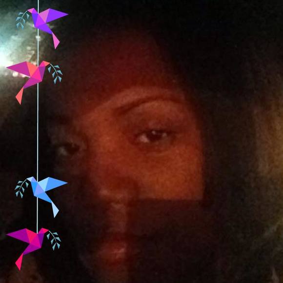 Profile Picture of Tia Gray (@diva_001) on Poshmark