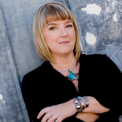 Profile Picture of Julia Heaberlin (@juliathrillers) on Twitter