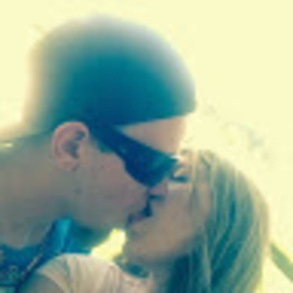 Profile Picture of Shawn Hatfield (@shawnhatfield24) on Poshmark