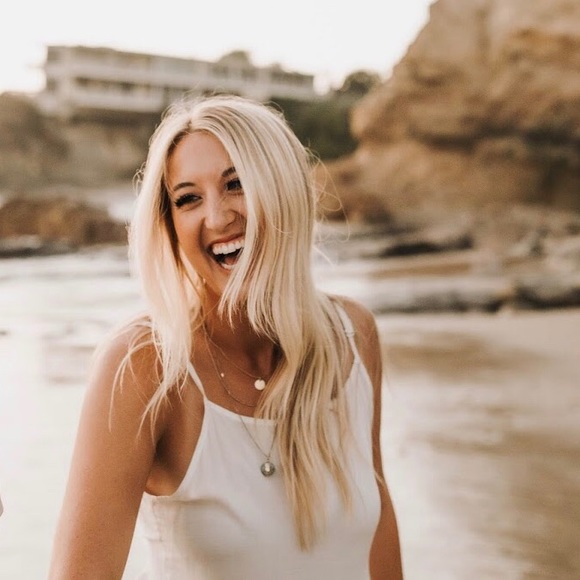 Profile Picture of Kelly Page (@kellysylvester) on Poshmark